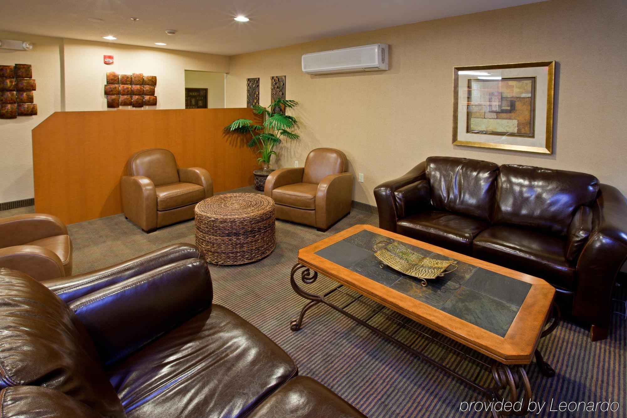 Candlewood Suites Louisville Airport By Ihg מראה פנימי תמונה