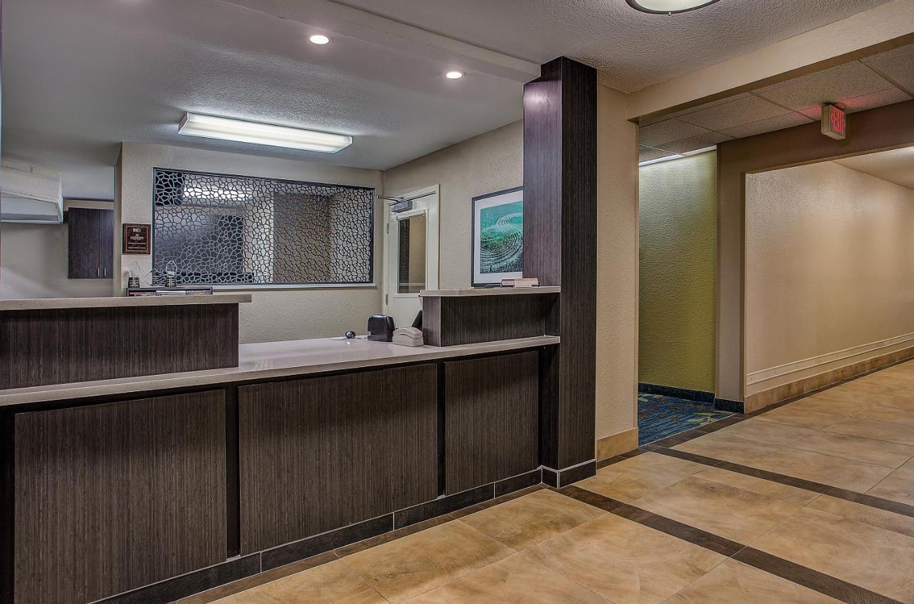 Candlewood Suites Louisville Airport By Ihg מראה חיצוני תמונה